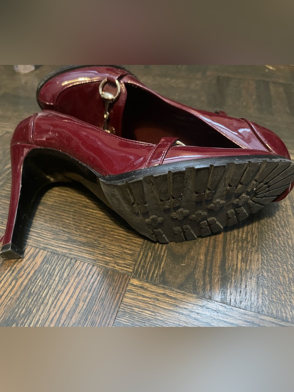 Gucci Burgundy Patent Leather Pumps with Gold Horsebit - Picture 4 of 5